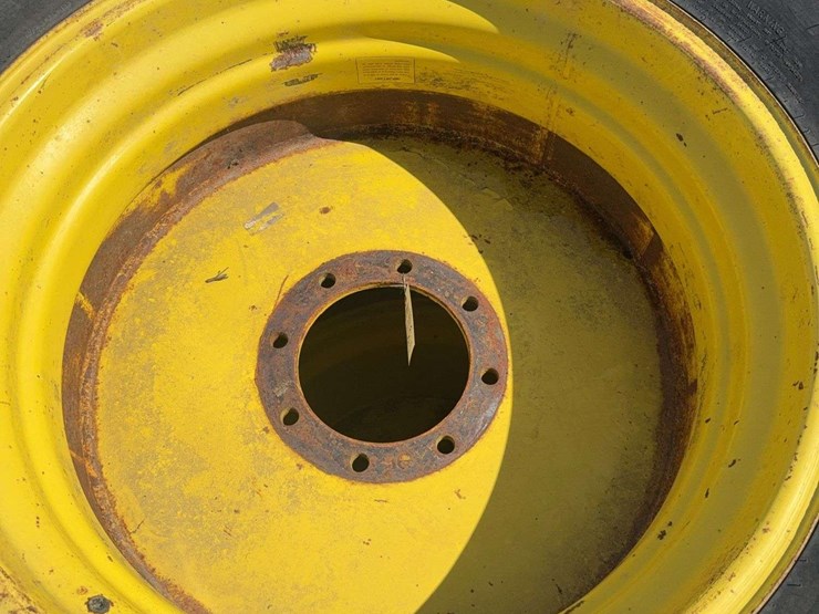 john-deere-8-image-1