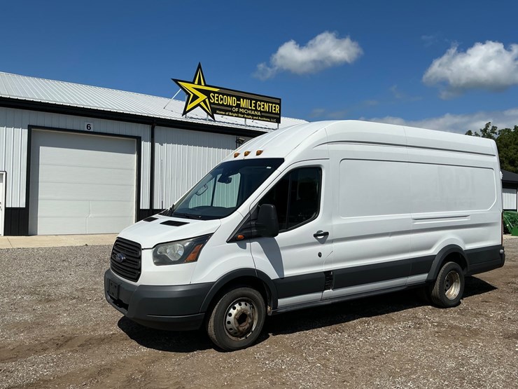 2015-ford-transit-image-1