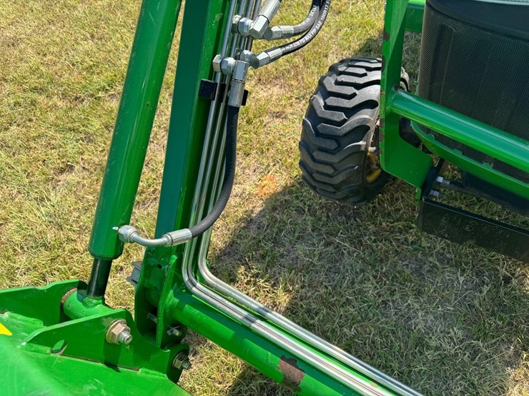 2014-john-deere-1023e-image-29