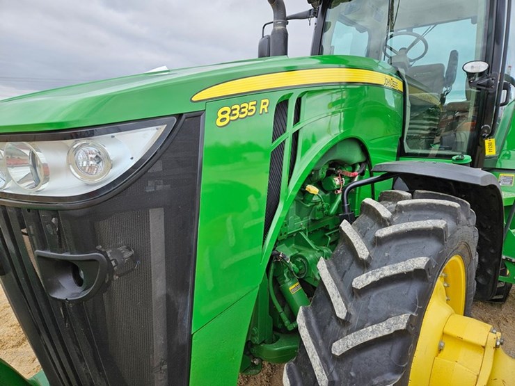 2013-john-deere-8335r-image-9