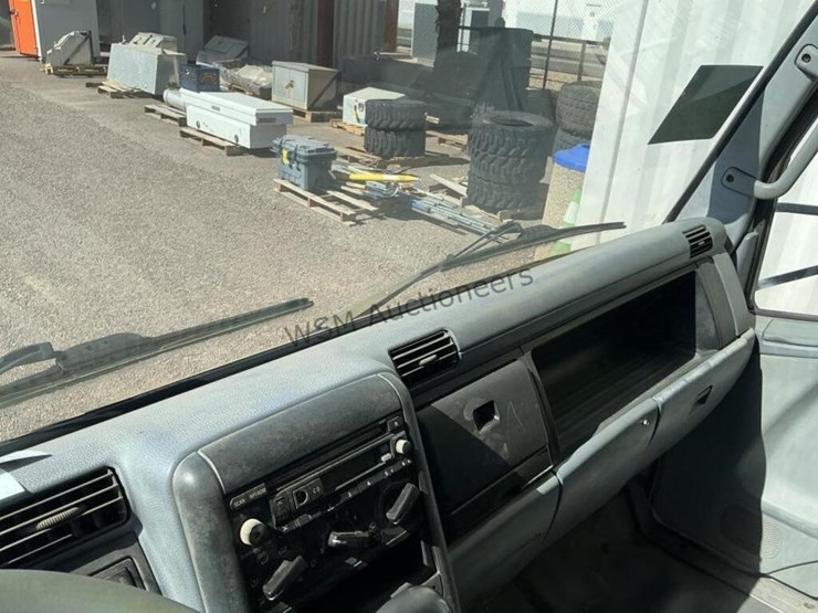 2006-mitsubishi-fuso-fe180-image-20