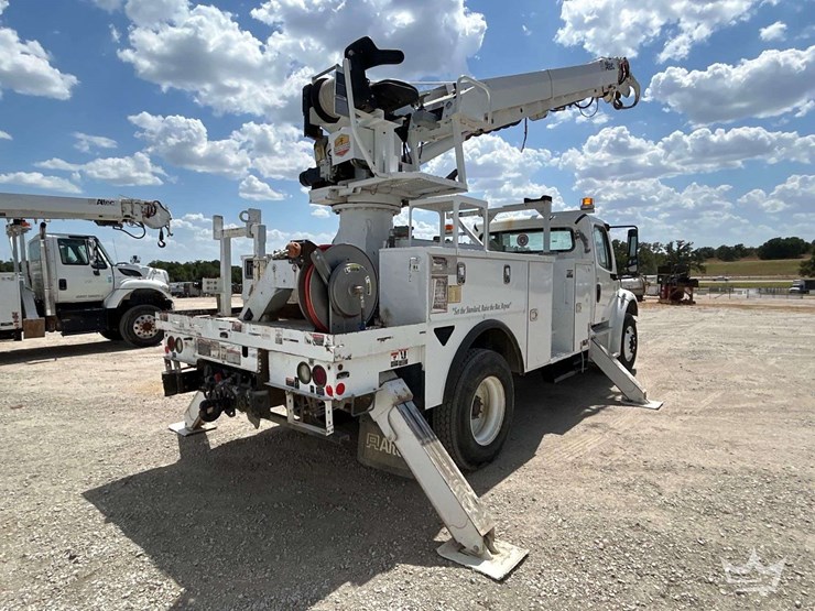 2019-freightliner-m2-106-image-4