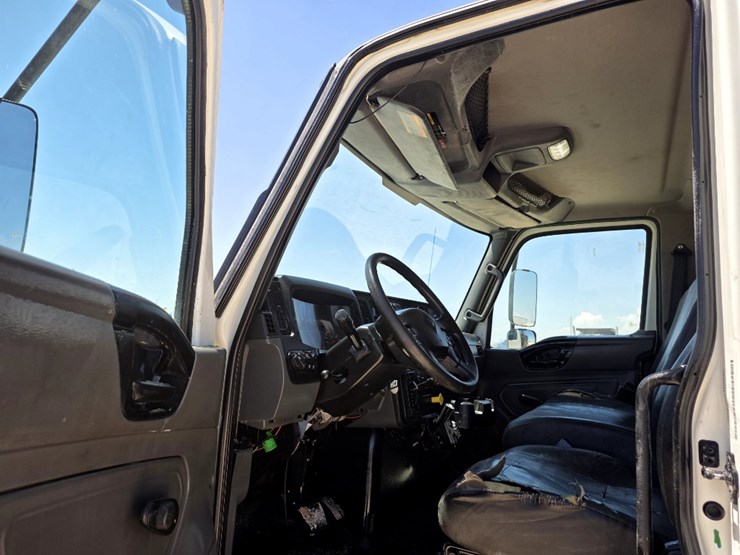 2022-international-mv607-image-9