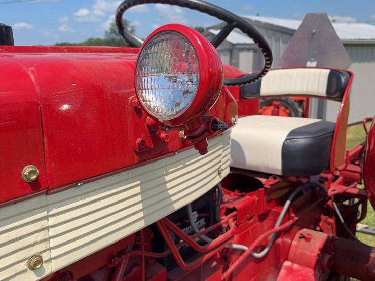 1958-farmall-240-image-17
