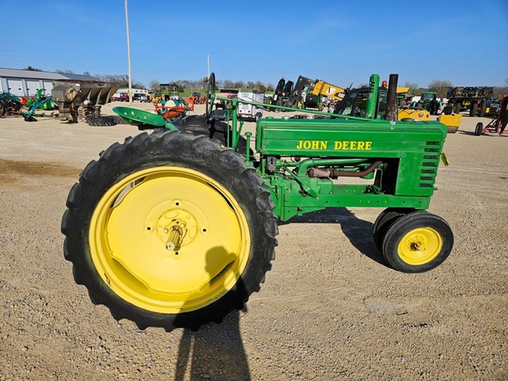 john-deere-b-image-6