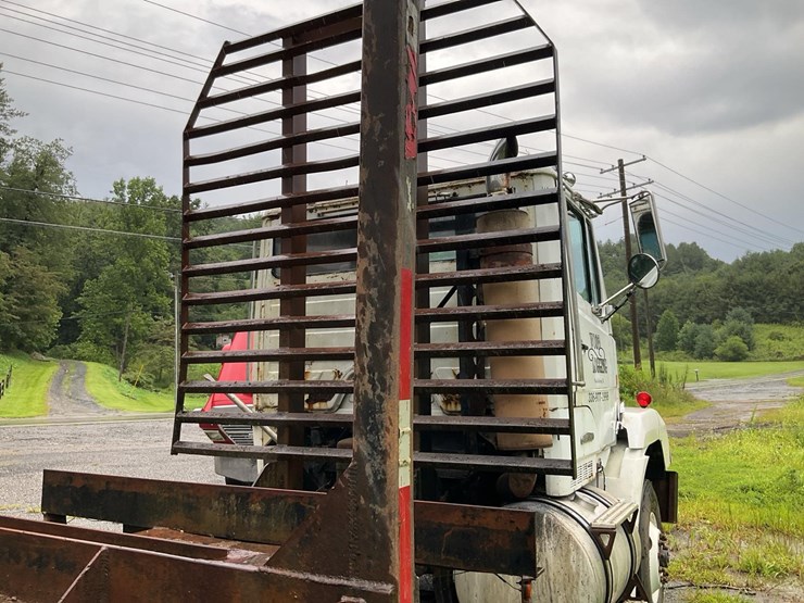 #141-•-1988-freightliner-log-truck-image-34