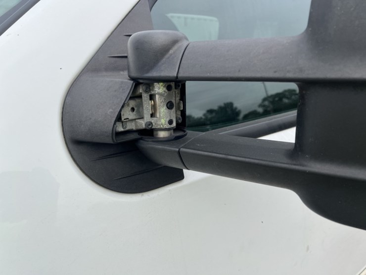 2014-chevrolet-silverado-3500-image-27