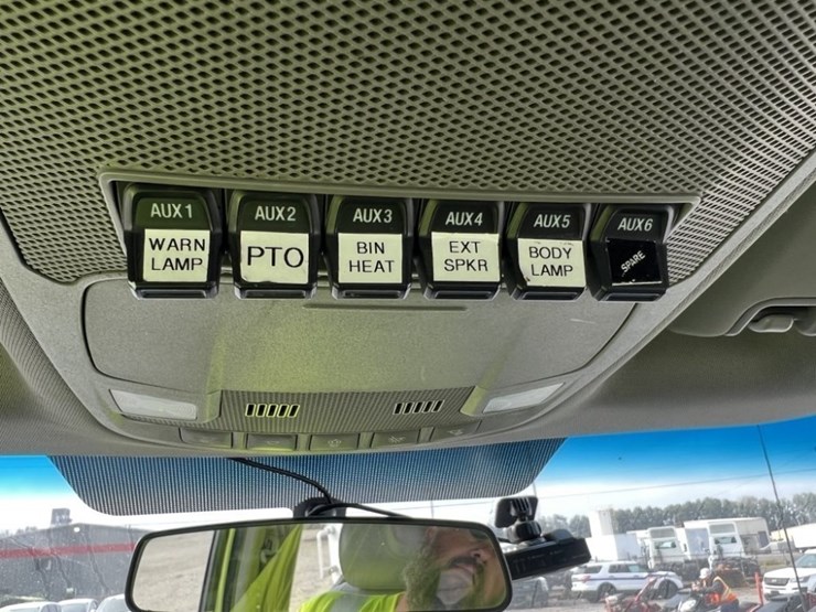 2017-ford-f550-image-40