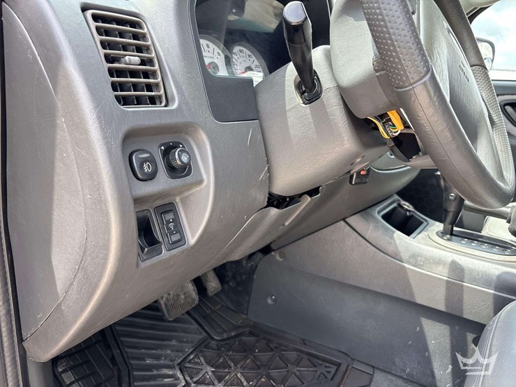 2005-ford-escape-image-14