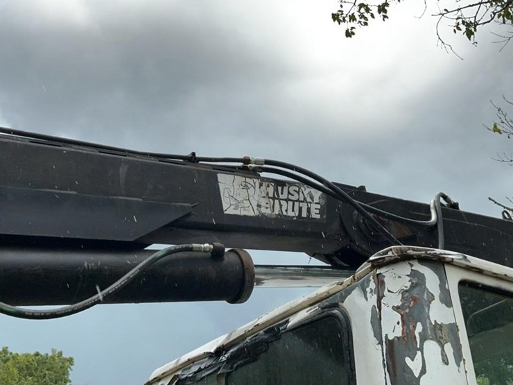 #131-•-1988-husky-brute-knuckleboom-on-truck-image-47