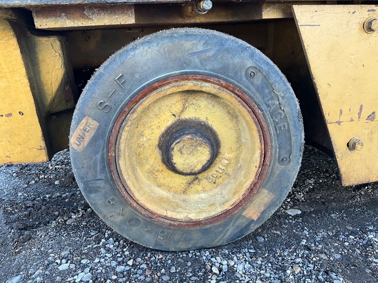 caterpillar-mc30-image-27