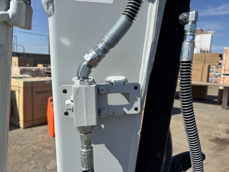 2022-takeuchi-tb235-2-image-17