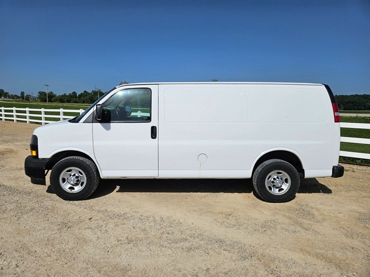 2018-chevrolet-g20-image-2