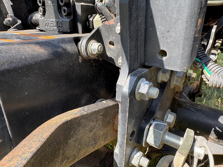 2014-john-deere-1023e-image-61