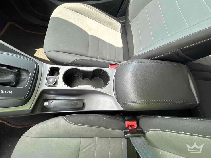 2015-ford-escape-image-17