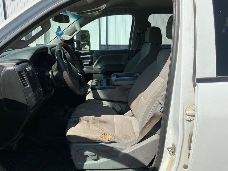 2016-chevrolet-silverado-2500-image-18