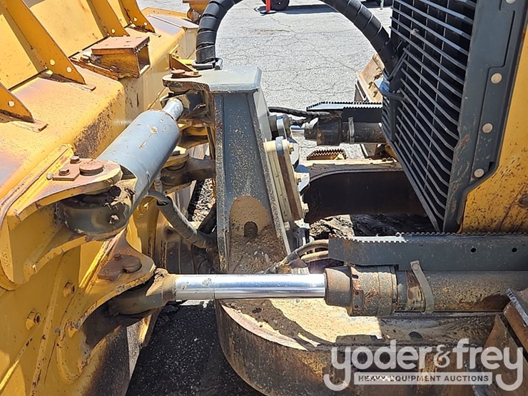2018-deere-850k-image-18