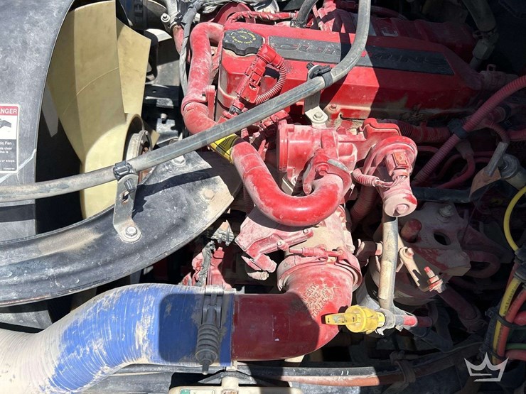 2019-freightliner-m2-106-image-8