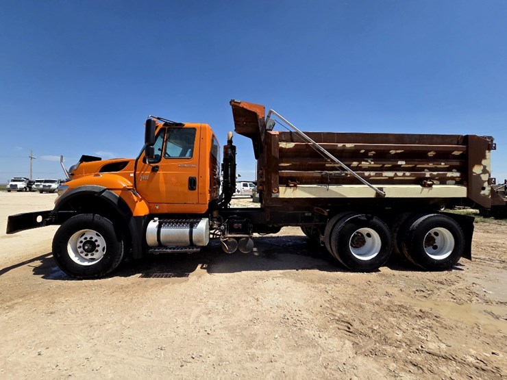 2009-international-workstar-7600-image-8