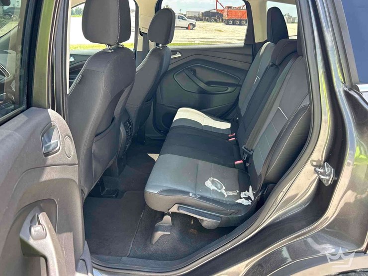 2015-ford-escape-image-21
