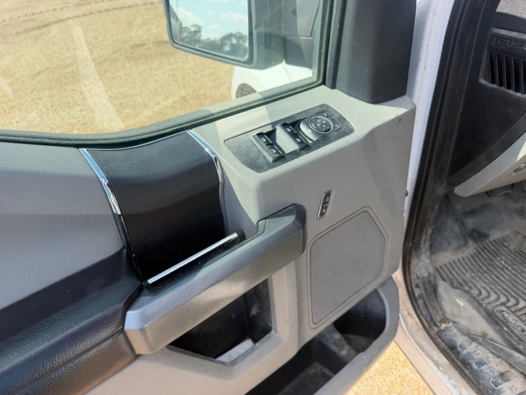 2018-ford-f150-image-12
