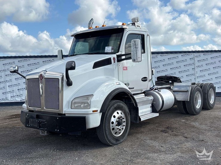 2019-kenworth-t880-image-1