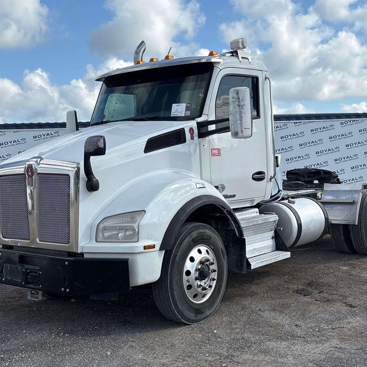 2019 KENWORTH T880