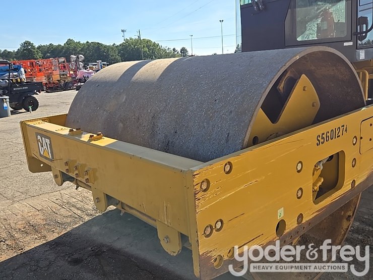 2020-caterpillar-cs56b-image-11