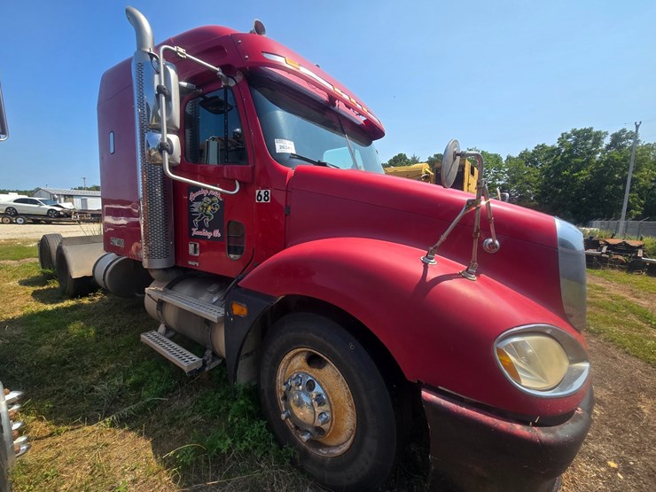 2003-freightliner-columbia-120-image-12