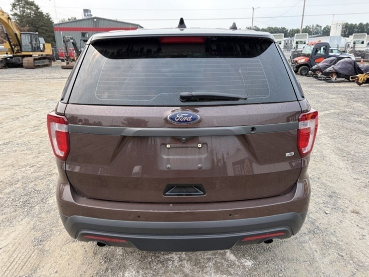 2017-ford-explorer-image-6