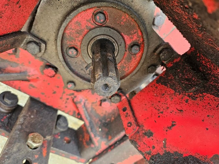 #53-•-interantional-656-farmall-tractor-image-15