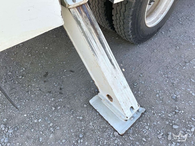 2019-freightliner-m2-106-image-27