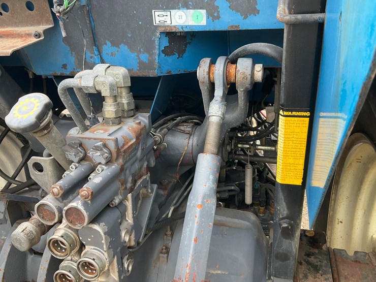 new-holland-ts100-image-35