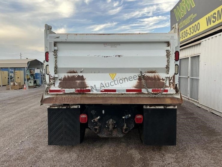 2016-freightliner-114sd-image-6