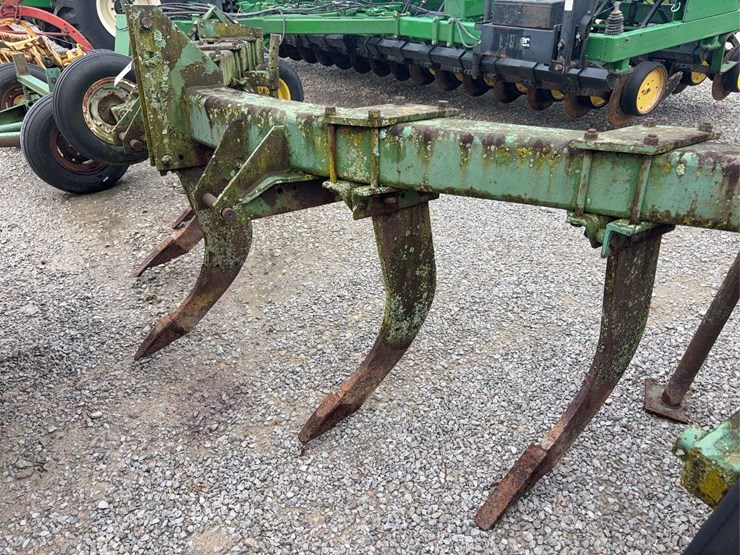 john-deere-7-image-4