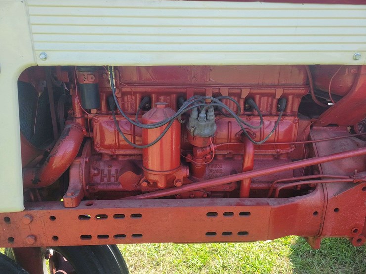 farmall-460-image-16