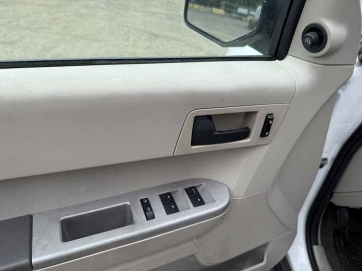 2008-ford-escape-image-21