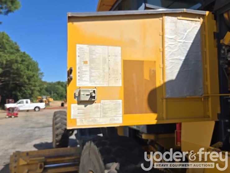 2016-deere-672gp-image-38