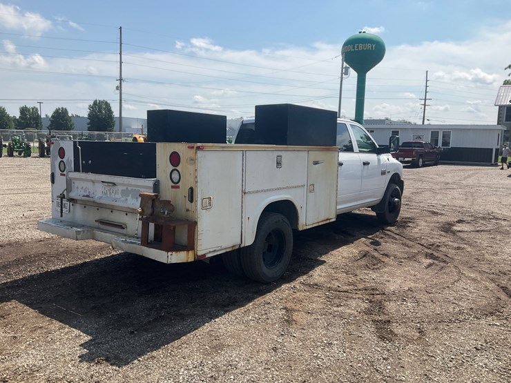 2012-dodge-3500-image-5