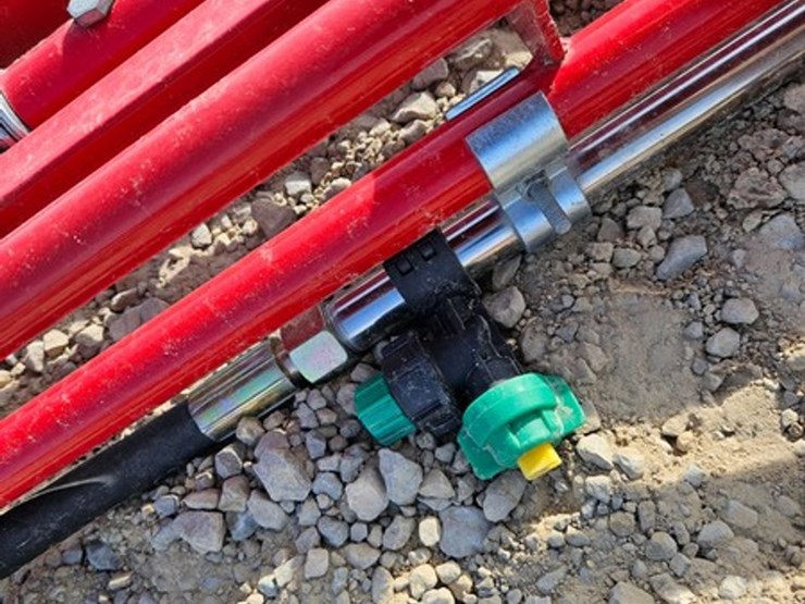 #113-•-3-pt-sprayer-image-29