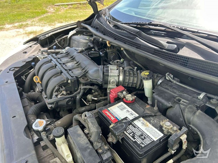2015-nissan-sentra-sedan-image-8