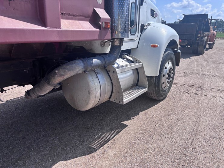 peterbilt-340-image-7
