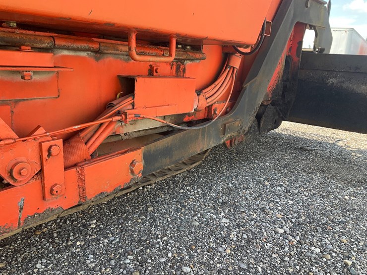 #1675-•-leeboy-tracked-asphalt-paver-image-31