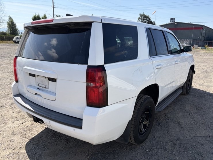 2016-chevrolet-tahoe-image-4