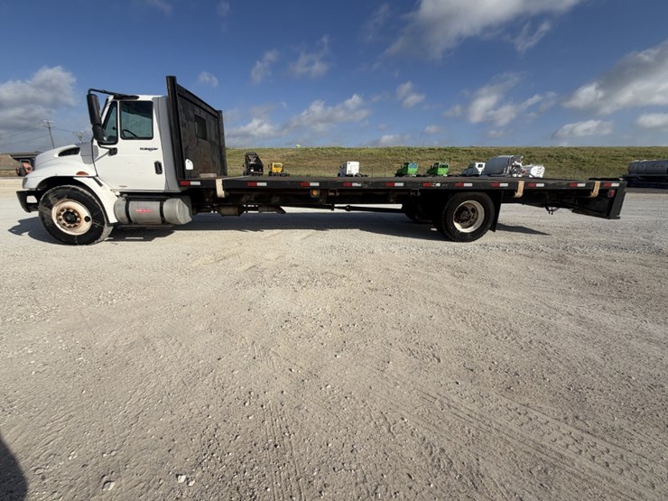 2012-international-durastar-4300-image-8