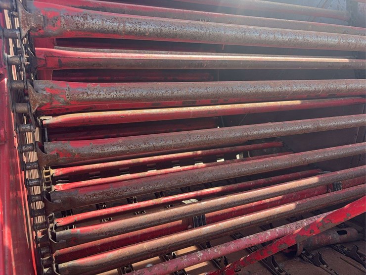 new-holland-850-image-9