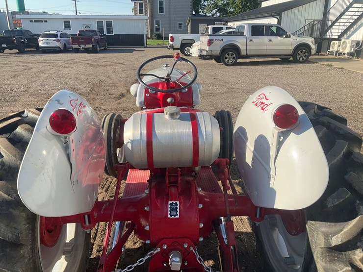 ford-tractor-image-18