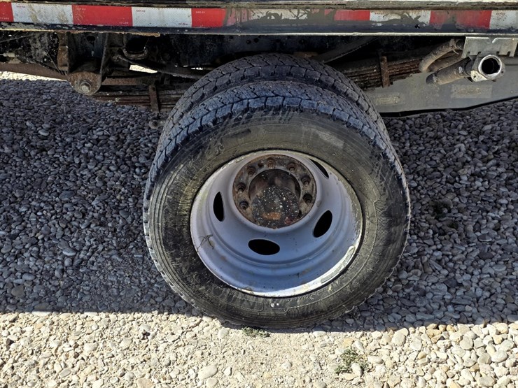 2011-ford-f550-image-15