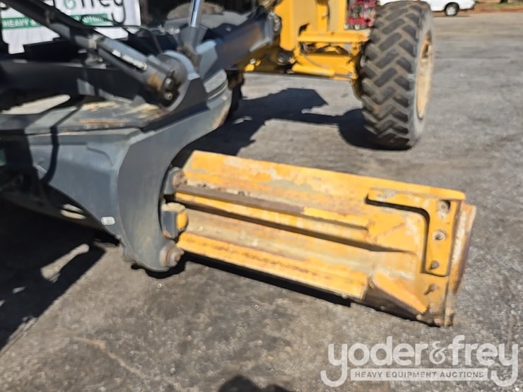 2016-deere-672gp-image-30