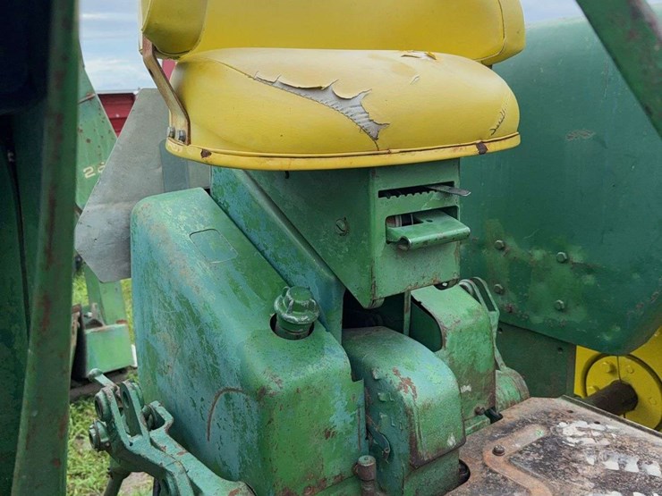 1976-john-deere-3020-image-6
